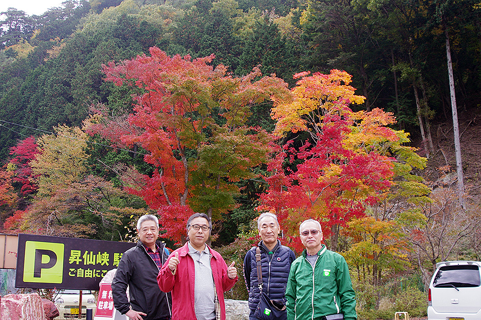 東京問屋連盟・文教事業 - 2018年11月4日 -「紅葉の昇仙峡・三大和牛食べ比べバスツアー」