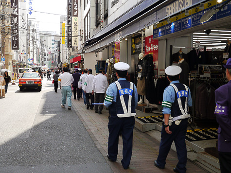 平成27年秋の全国交通安全運動 問屋街で放置駐車・道路不正使用追放キャンペーンを実施